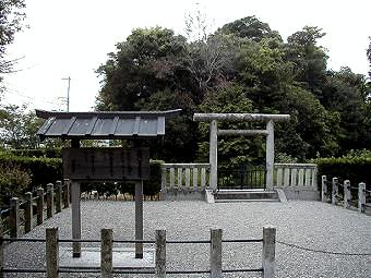 マウスクリックで拡大/縮小します