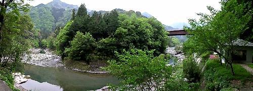 マウスクリックで拡大/縮小します