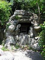 マウスクリックで拡大/縮小します