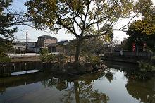 マウスクリックで拡大/縮小します