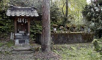 マウスクリックで拡大/縮小します