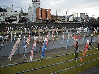 マウスクリックで拡大/縮小します