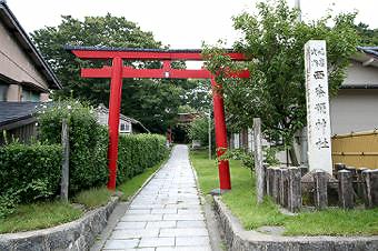 マウスクリックで拡大/縮小します