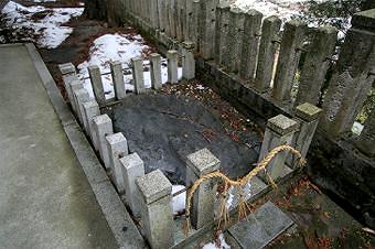 マウスクリックで拡大/縮小します