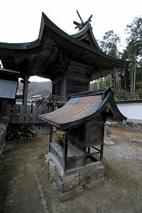 マウスクリックで拡大/縮小します