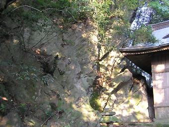 マウスクリックで拡大/縮小します