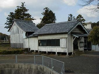 マウスクリックで拡大/縮小します