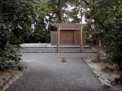 マウスクリックで拡大/縮小します