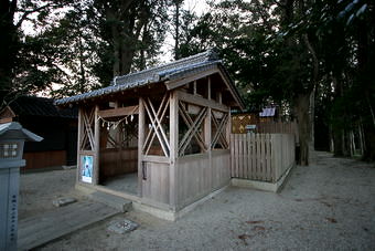 マウスクリックで拡大/縮小します