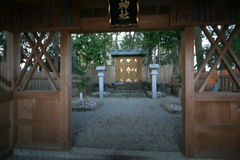 マウスクリックで拡大/縮小します