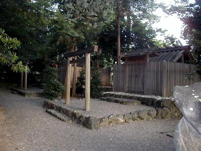 マウスクリックで拡大/縮小します