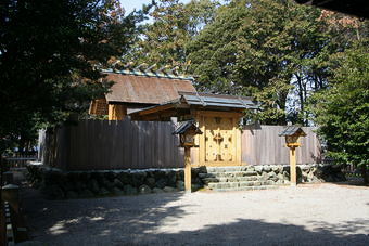 マウスクリックで拡大/縮小します