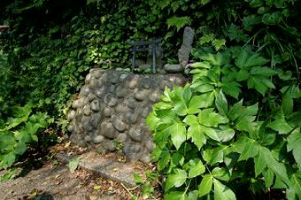 マウスクリックで拡大/縮小します