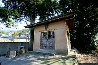 マウスクリックで拡大/縮小します