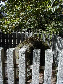 マウスクリックで拡大/縮小します