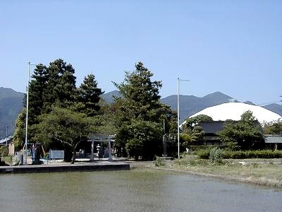 マウスクリックで拡大/縮小します