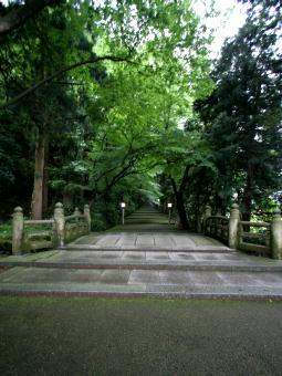 マウスクリックで拡大/縮小します