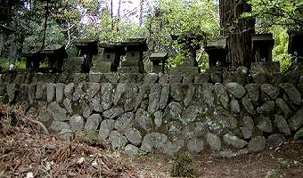 マウスクリックで拡大/縮小します