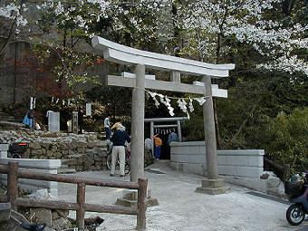 マウスクリックで拡大/縮小します