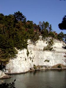 マウスクリックで拡大/縮小します