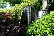 マウスクリックで拡大/縮小します