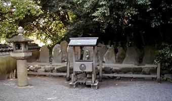 マウスクリックで拡大/縮小します