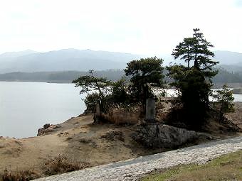 マウスクリックで拡大/縮小します