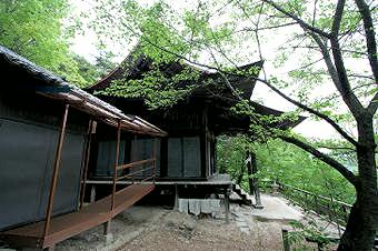 マウスクリックで拡大/縮小します