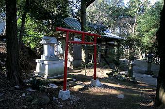 マウスクリックで拡大/縮小します