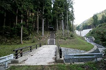 マウスクリックで拡大/縮小します