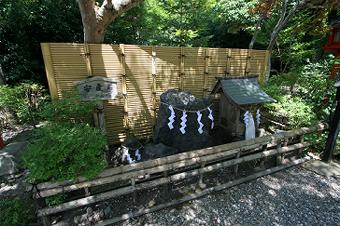 マウスクリックで拡大/縮小します