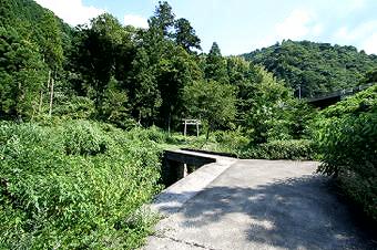 マウスクリックで拡大/縮小します