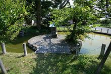 マウスクリックで拡大/縮小します