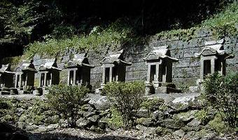 マウスクリックで拡大/縮小します