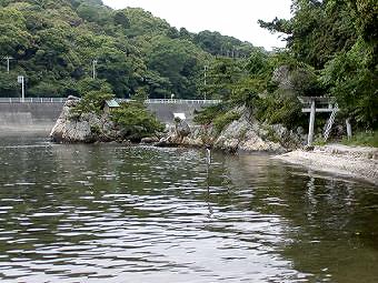 マウスクリックで拡大/縮小します