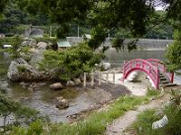 マウスクリックで拡大/縮小します