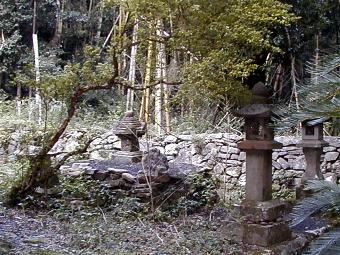 マウスクリックで拡大/縮小します