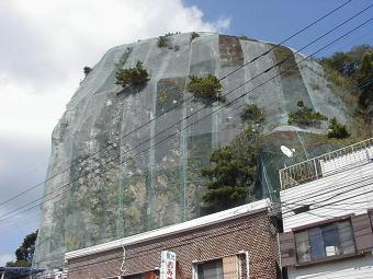 マウスクリックで拡大/縮小します