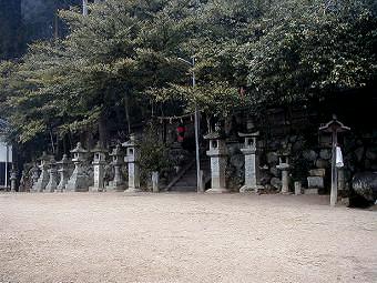 マウスクリックで拡大/縮小します