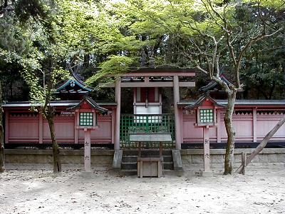 マウスクリックで拡大/縮小します