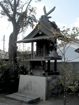 マウスクリックで拡大/縮小します