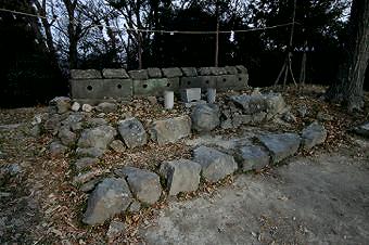 マウスクリックで拡大/縮小します