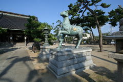 マウスクリックで拡大/縮小します