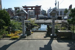 マウスクリックで拡大/縮小します