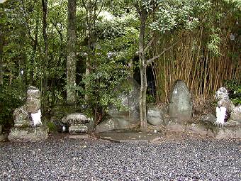 マウスクリックで拡大/縮小します