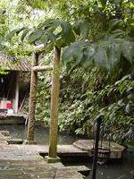 マウスクリックで拡大/縮小します