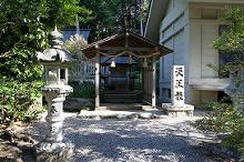 マウスクリックで拡大/縮小します