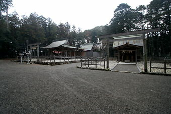 マウスクリックで拡大/縮小します