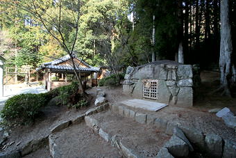 マウスクリックで拡大/縮小します