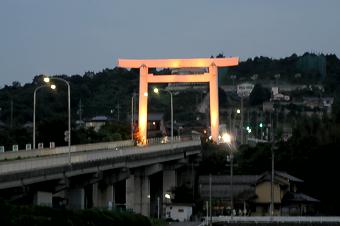 マウスクリックで拡大/縮小します